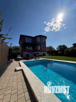 Дом 330м², 3-этажный, участок 6 сот.  