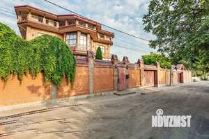 Дом 940м&sup2;, 3-этажный, участок 6 сот.  