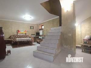 Дом 292м², 2-этажный, участок 6 сот.  