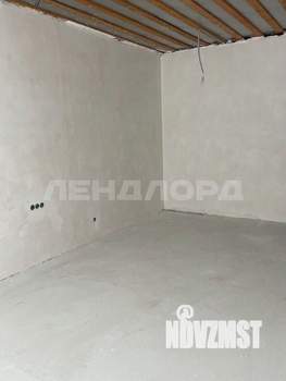 Дом 180м&sup2;, 2-этажный, участок 3 сот.  