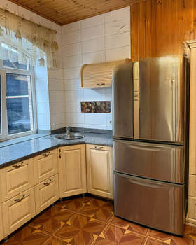 Дом 236м&sup2;, 2-этажный, участок 4 сот.  