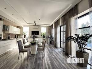 Дом 374м², 3-этажный, участок 7 сот.  