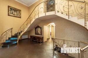 Дом 401м&sup2;, 3-этажный, участок 6 сот.  