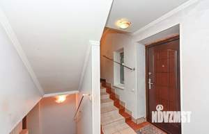 Дом 210м&sup2;, 2-этажный, участок 3 сот.  