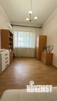 Дом 320м&sup2;, 3-этажный, участок 3 сот.  