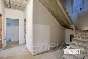 Дом 180м&sup2;, 2-этажный, участок 3 сот.  