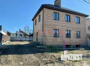 Дом 205м&sup2;, 3-этажный, участок 6 сот.  