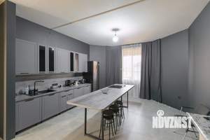 Дом 350м&sup2;, 3-этажный, участок 5 сот.  