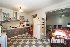 Дом 565м², 3-этажный, участок 2 сот.  