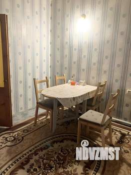 Дом 180м&sup2;, 2-этажный, участок 3 сот.  