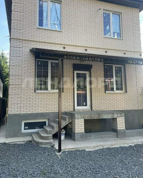 Дом 180м&sup2;, 2-этажный, участок 3 сот.  