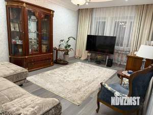Дом 270м², 3-этажный, участок 6 сот.  