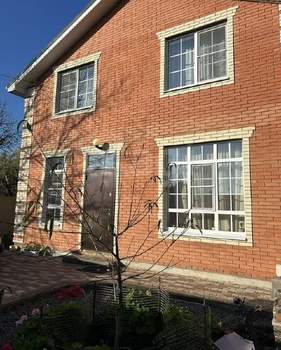 Дом 142м&sup2;, 2-этажный, участок 3 сот.  