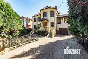 Дом 400м², 2-этажный, участок 6 сот.  