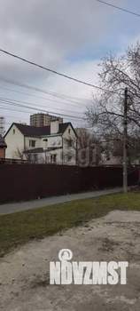 Дом 250м&sup2;, 2-этажный, участок 4 сот.  