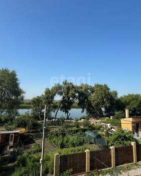 Дом 216м&sup2;, 3-этажный, участок 11 сот.  