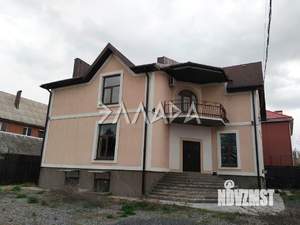 Дом 440м², 3-этажный, участок 6 сот.  