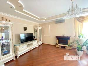 Дом 310м², 2-этажный, участок 3 сот.  
