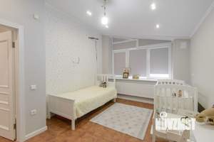 Дом 295м², 3-этажный, участок 3 сот.  