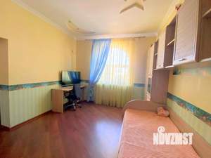 Дом 310м&sup2;, 2-этажный, участок 3 сот.  