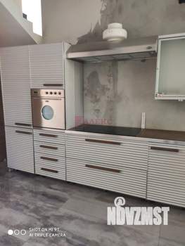 Дом 250м&sup2;, 2-этажный, участок 6 сот.  