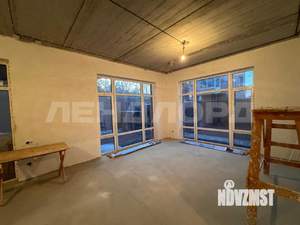 Дом 180м², 2-этажный, участок 5 сот.  