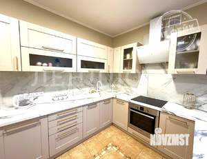 Дом 400м², 3-этажный, участок 6 сот.  