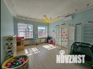 Дом 420м&sup2;, 3-этажный, участок 6 сот.  