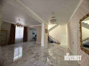 Дом 200м², 2-этажный, участок 6 сот.  