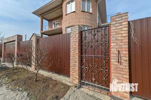 Дом 303м², 3-этажный, участок 6 сот.  