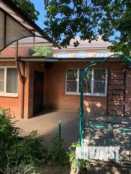 Дом 180м², 2-этажный, участок 6 сот.  