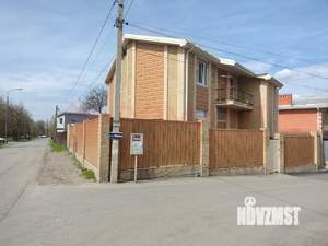 Дом 240м&sup2;, 2-этажный, участок 4 сот.  