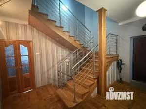 Дом 292м&sup2;, 3-этажный, участок 6 сот.  