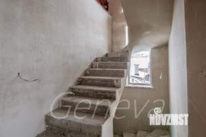 Дом 230м&sup2;, 3-этажный, участок 4 сот.  