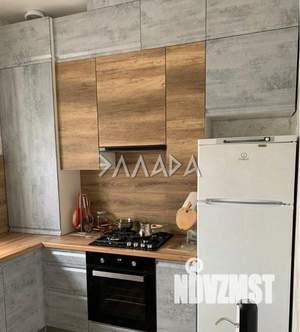 Дом 80м&sup2;, 2-этажный, участок 3 сот.  