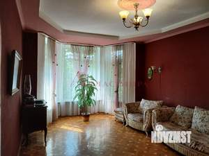 Дом 246м², 3-этажный, участок 6 сот.  