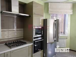 Дом 191м&sup2;, 3-этажный, участок 4 сот.  