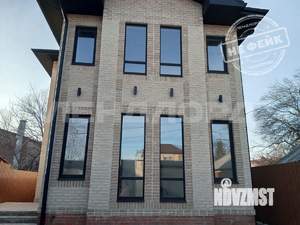 Дом 220м&sup2;, 2-этажный, участок 3 сот.  