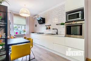 Дом 197м&sup2;, 3-этажный, участок 4 сот.  