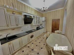 Дом 200м², 3-этажный, участок 4 сот.  