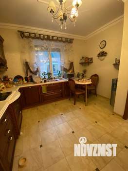 Дом 280м&sup2;, 2-этажный, участок 3 сот.  