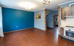 Дом 80м&sup2;, 2-этажный, участок 3 сот.  