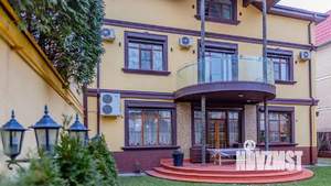 Дом 486м², 3-этажный, участок 6 сот.  