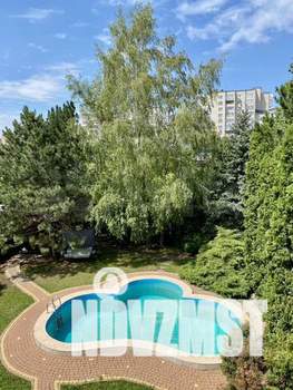 Дом 504м², 3-этажный, участок 9 сот.  