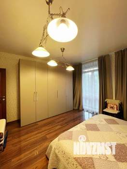 Дом 279м&sup2;, 3-этажный, участок 8 сот.  