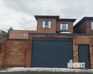 Дом 210м&sup2;, 2-этажный, участок 3 сот.  