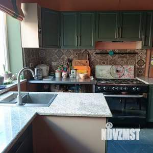Дом 240м², 3-этажный, участок 5 сот.  