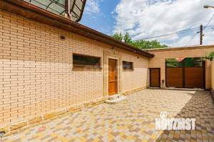 Дом 455м², 3-этажный, участок 12 сот.  