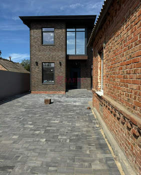 Дом 180м², 2-этажный, участок 4 сот.  