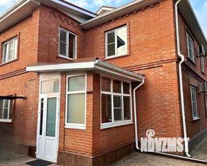 Дом 260м&sup2;, 2-этажный, участок 4 сот.  